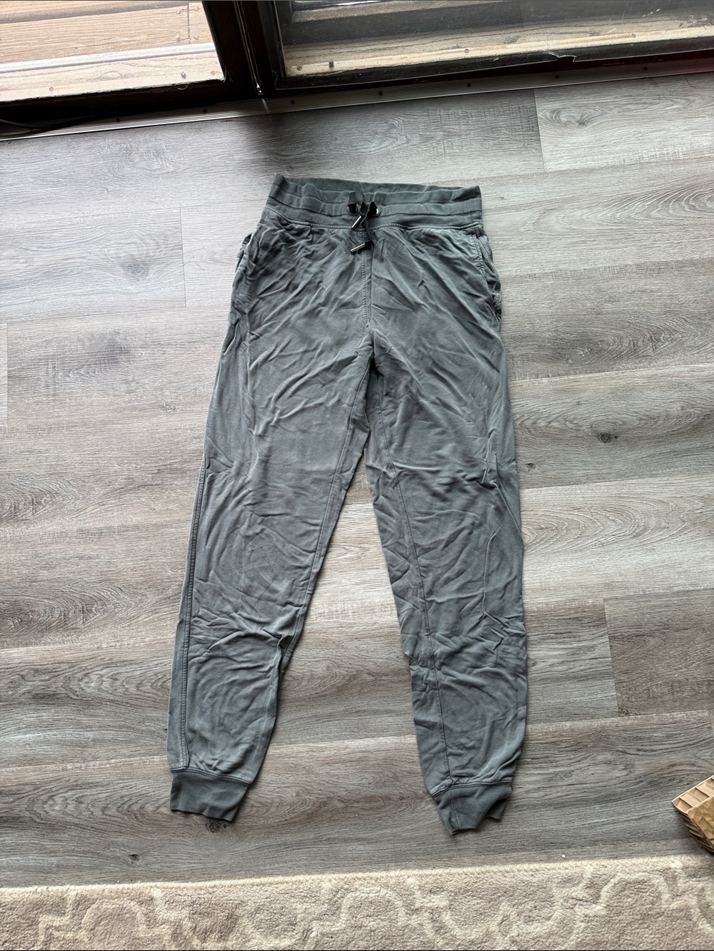 Athleta women’s Jogger Pants in Charcoal